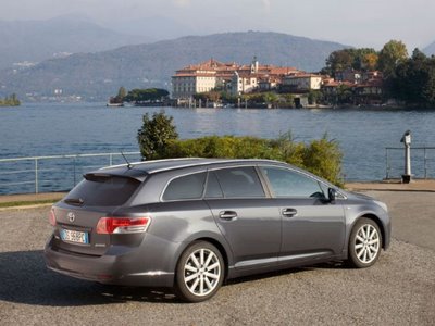 New Toyota Avensis Space Wagon
