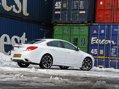 2010 Opel Insignia – In street review