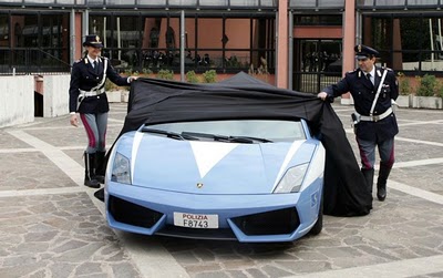 Italian Lamborghini Gallardo police car (before and after)