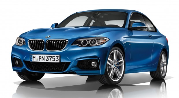 The legendary 1968 BMW 2002 ‘passes the torch’ to the all-new BMW 2 Series Coupe