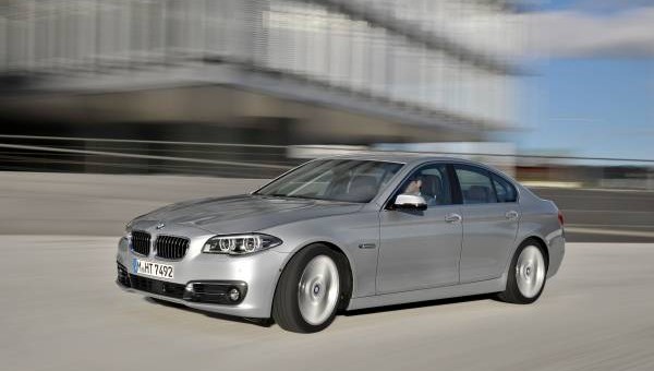 The BMW 5 Series clinched victory in the readers’ vote “BEST CARS 2015” of the trade magazine “auto motor und sport”