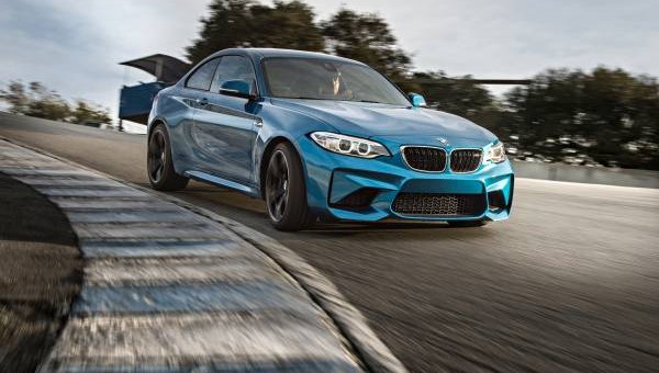 2017 BMW 2 Series Coupe & 2017 BMW 3 Series Sedan Earn IIHS “Top Safety Pick+”.