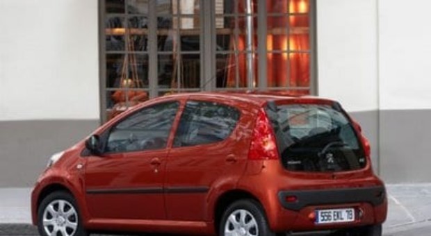 New Peugeot 107 facelift photos