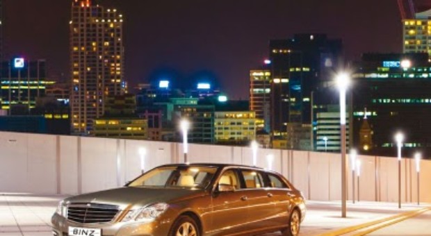 Mercedes-Benz E-klasse Luxury Limousine
