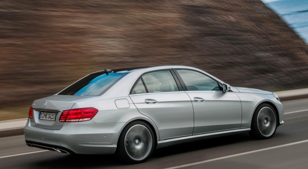 US probes Mercedes E Class fuel leaks