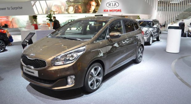 2013 Kia Carens: Kia Announces Carens UK Specification and Pricing