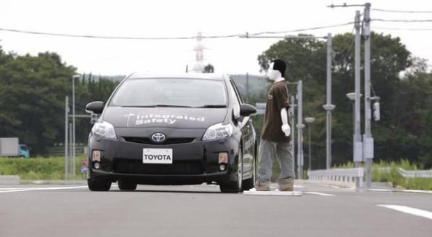 Toyota Develops A New Pedestrian Safety Car Technology