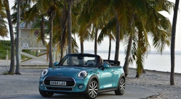 MINI Convertible: New edition of the first and still the only premium convertible in the small car segment