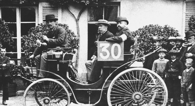 1894, The world’s first automotive endurance race