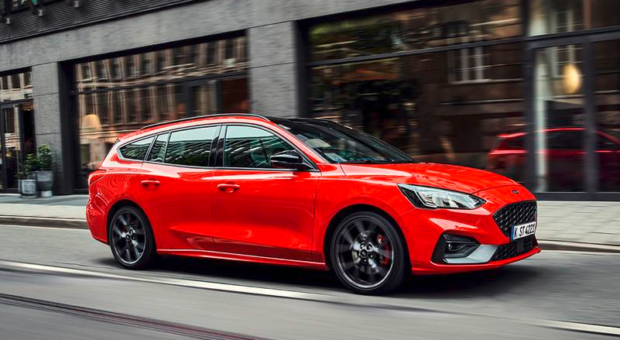 Ford today revealed the first images of the all-new Focus ST in wagon body style