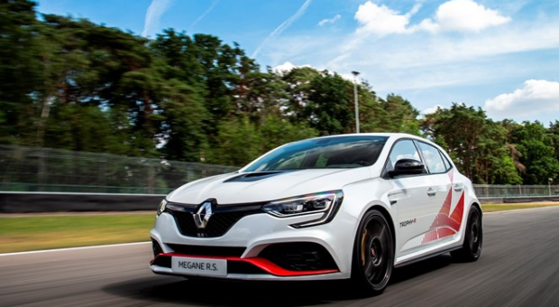 New Renault MÉGANE R.S. TROPHY-R is the most high performance production car Renault has ever put on the market